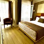 Szálloda Pera Arya 3*