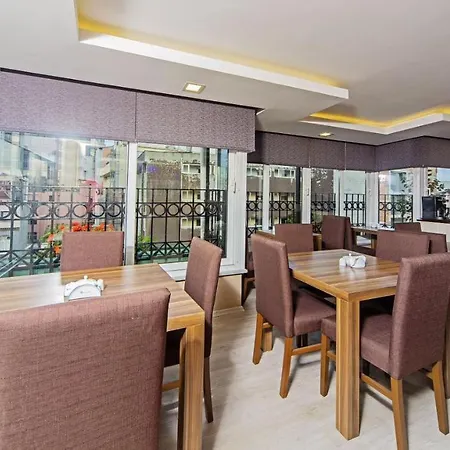 Hotel Pera Arya 3*