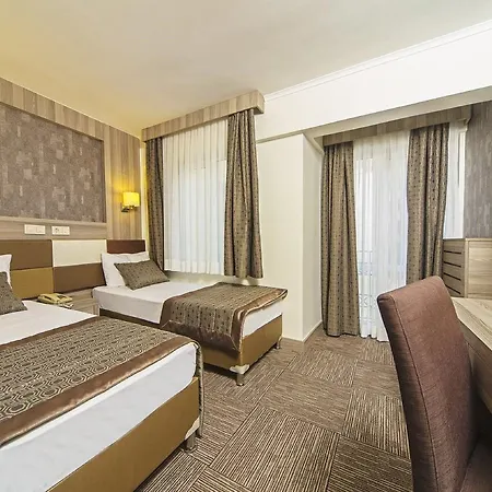 Hotel Pera Arya 3*
