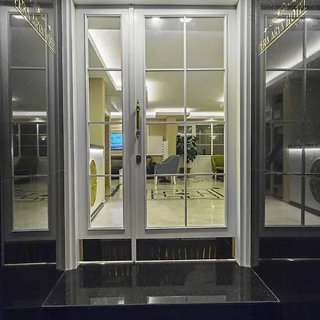 Otel Pera Arya 3*