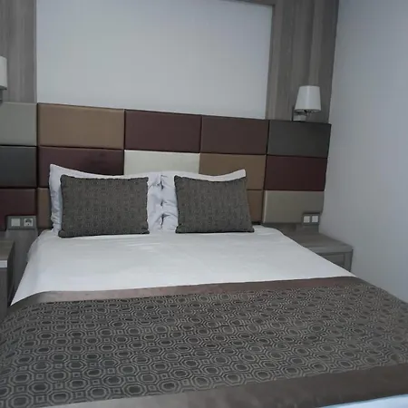 Hotel Pera Arya