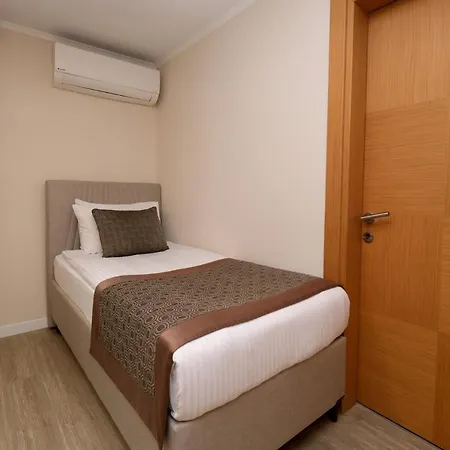 Szálloda Pera Arya 3*