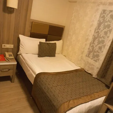 Pera Arya 3*