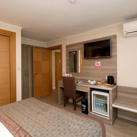 Pera Arya Hotel