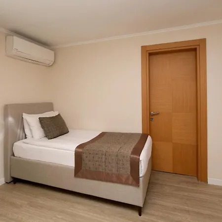 Pera Arya Hotel 3*