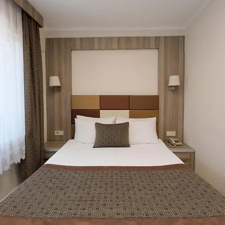 Pera Arya Hotel 3*