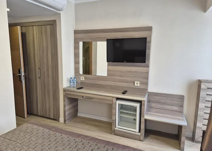 فندق Pera Arya 3*