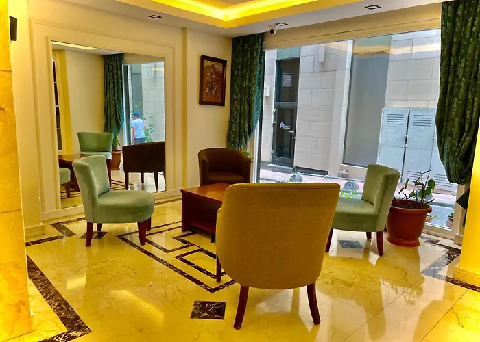 מלון Pera Arya 3*