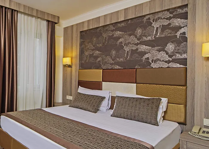 فندق Pera Arya 3*